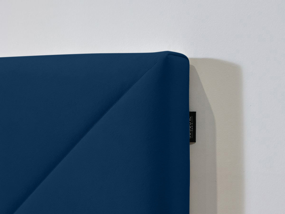 ROMAANS bed met massieve latten fluwelen stof