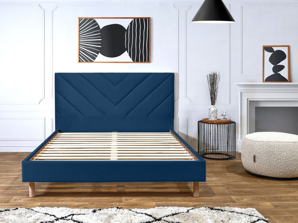 ROMAANS bed met massieve latten fluwelen stof