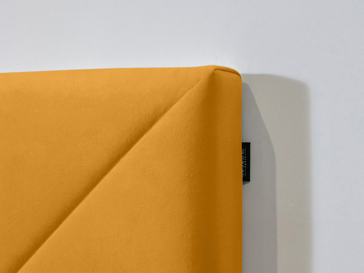 ROMAANS bed met massieve latten fluwelen stof