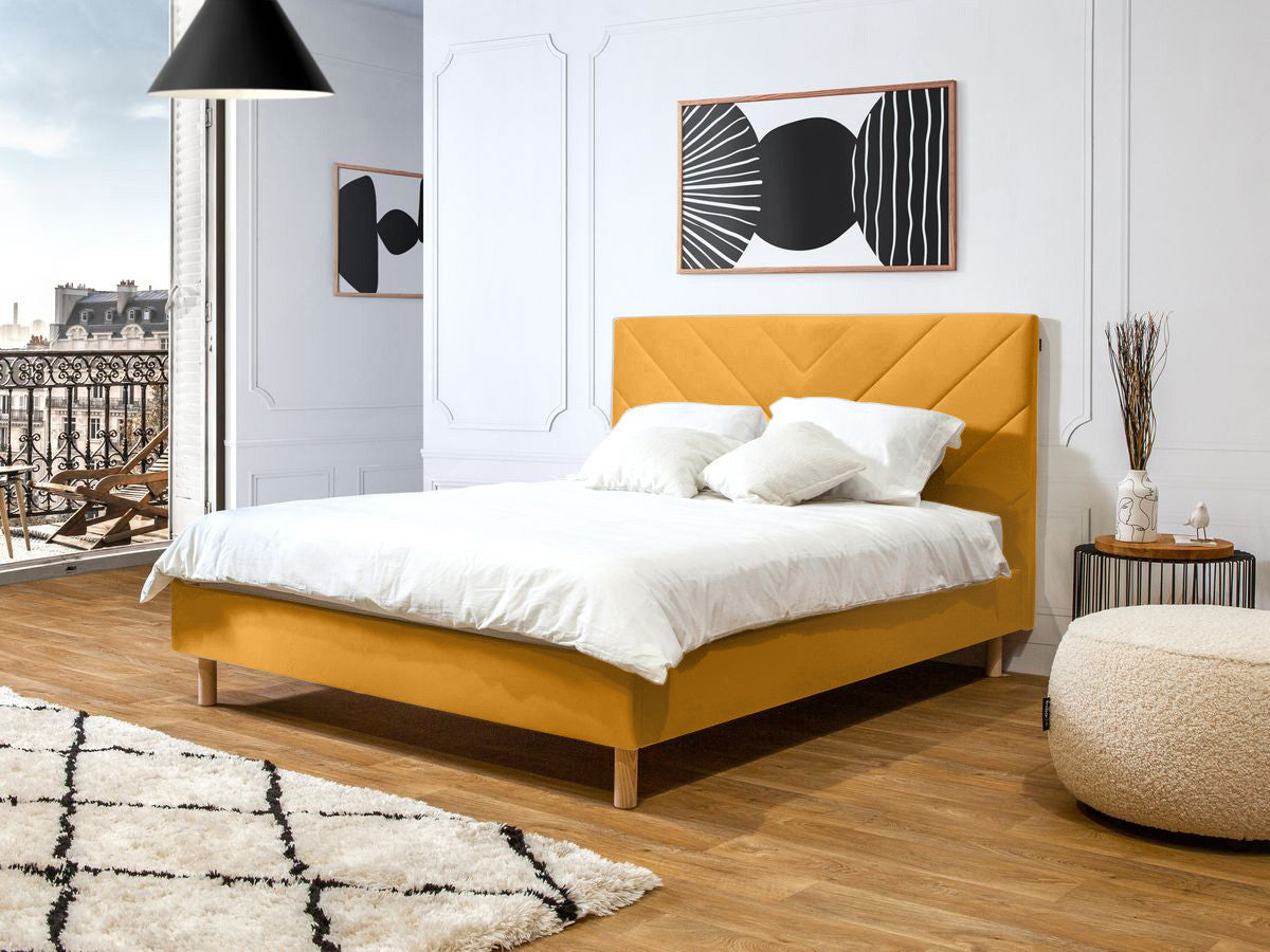 ROMAANS bed met massieve latten fluwelen stof