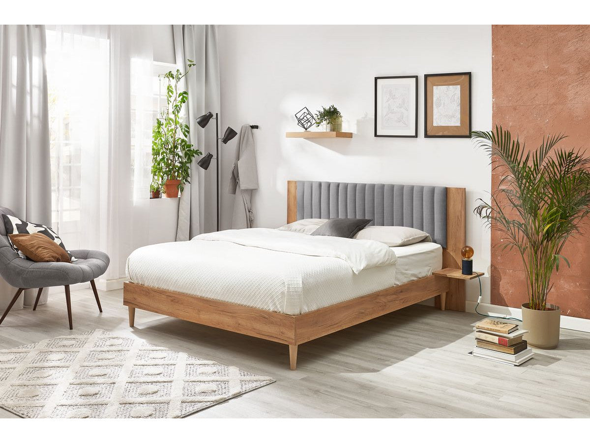 SELENA bed met massieve latten en poten van natuurlijk hout