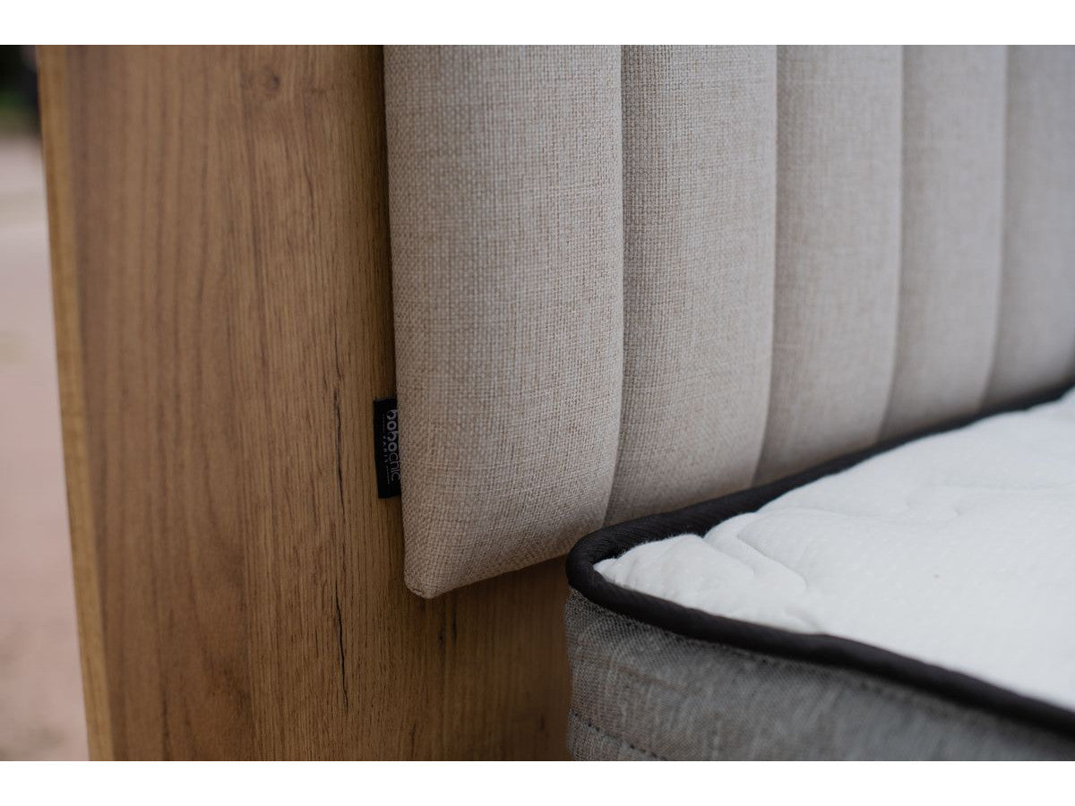 SELENA bed met massieve latten en poten van natuurlijk hout