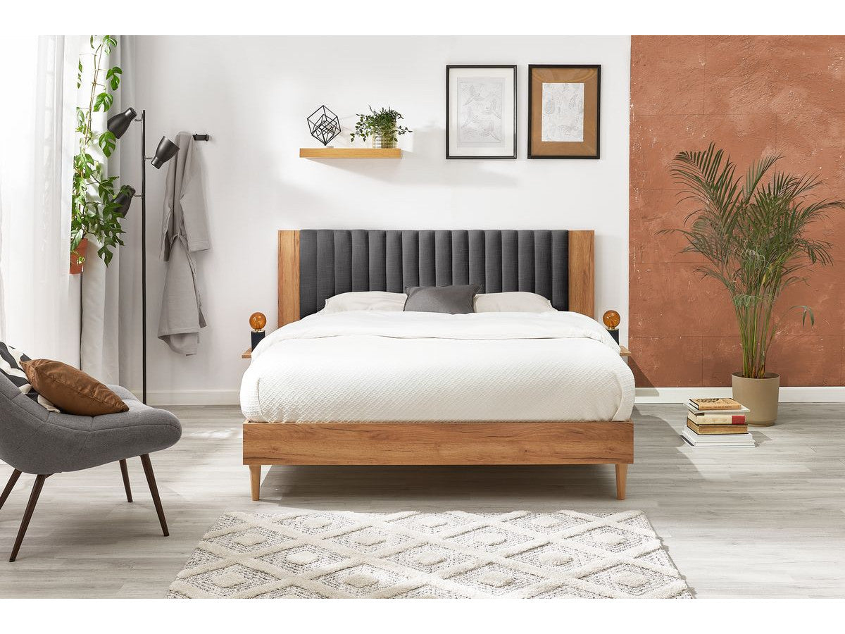 SELENA bed met massieve latten en poten van natuurlijk hout