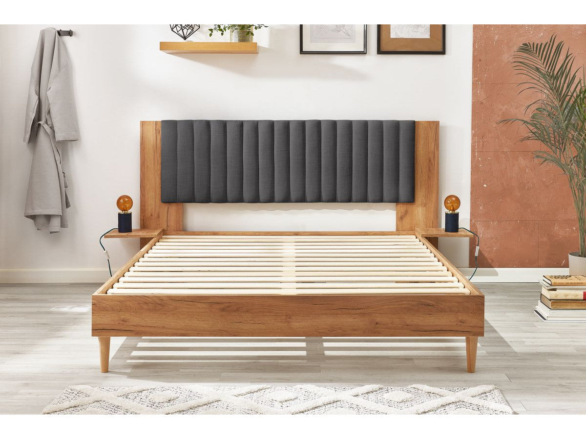 SELENA bed met massieve latten en poten van natuurlijk hout