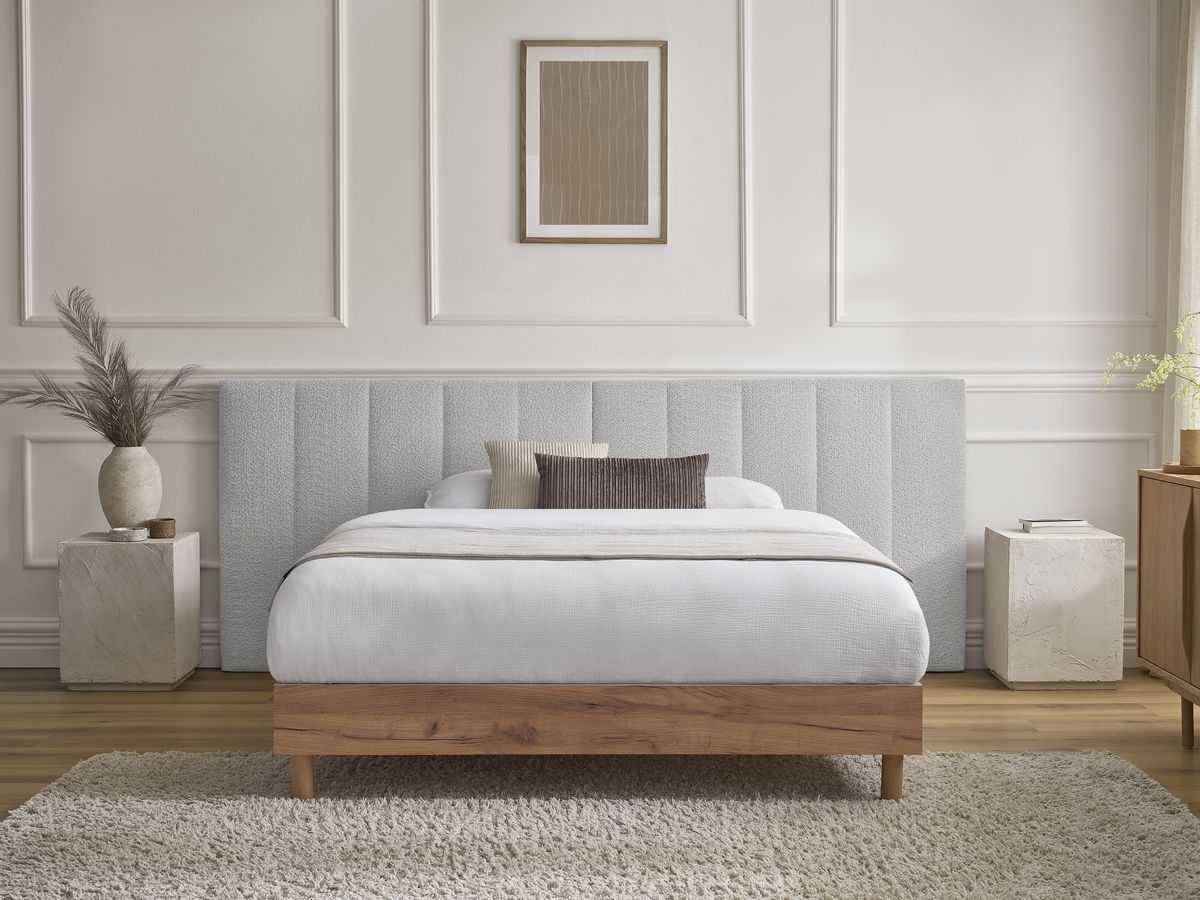 Licht TIMO bed van licht hout met massieve latten