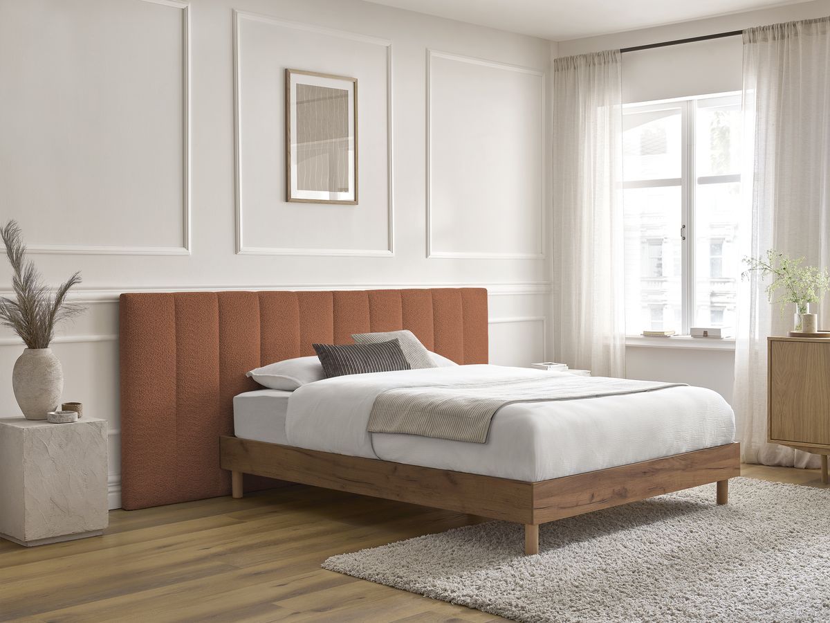 Licht TIMO bed van licht hout met massieve latten