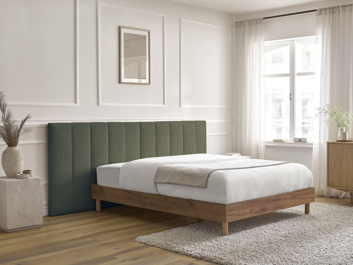 Licht TIMO bed van licht hout met massieve latten
