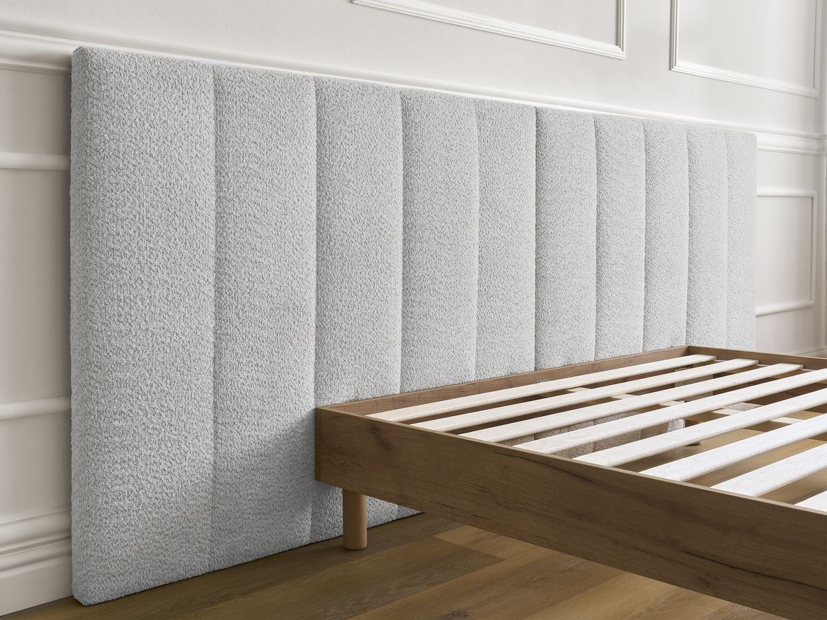 Licht TIMO bed van licht hout met massieve latten