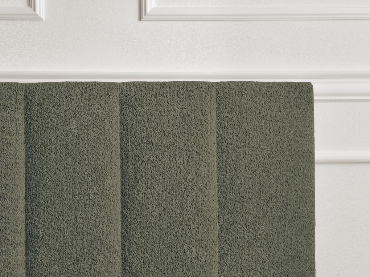 Licht TIMO bed van licht hout met massieve latten