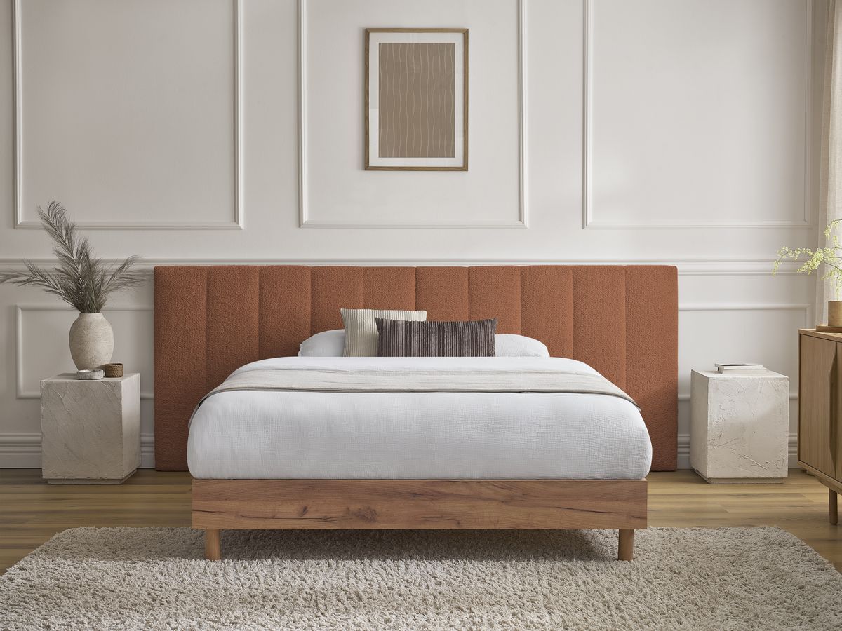 Licht TIMO bed van licht hout met massieve latten