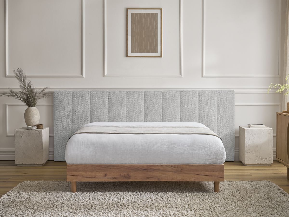 Licht TIMO bed van licht hout met massieve latten
