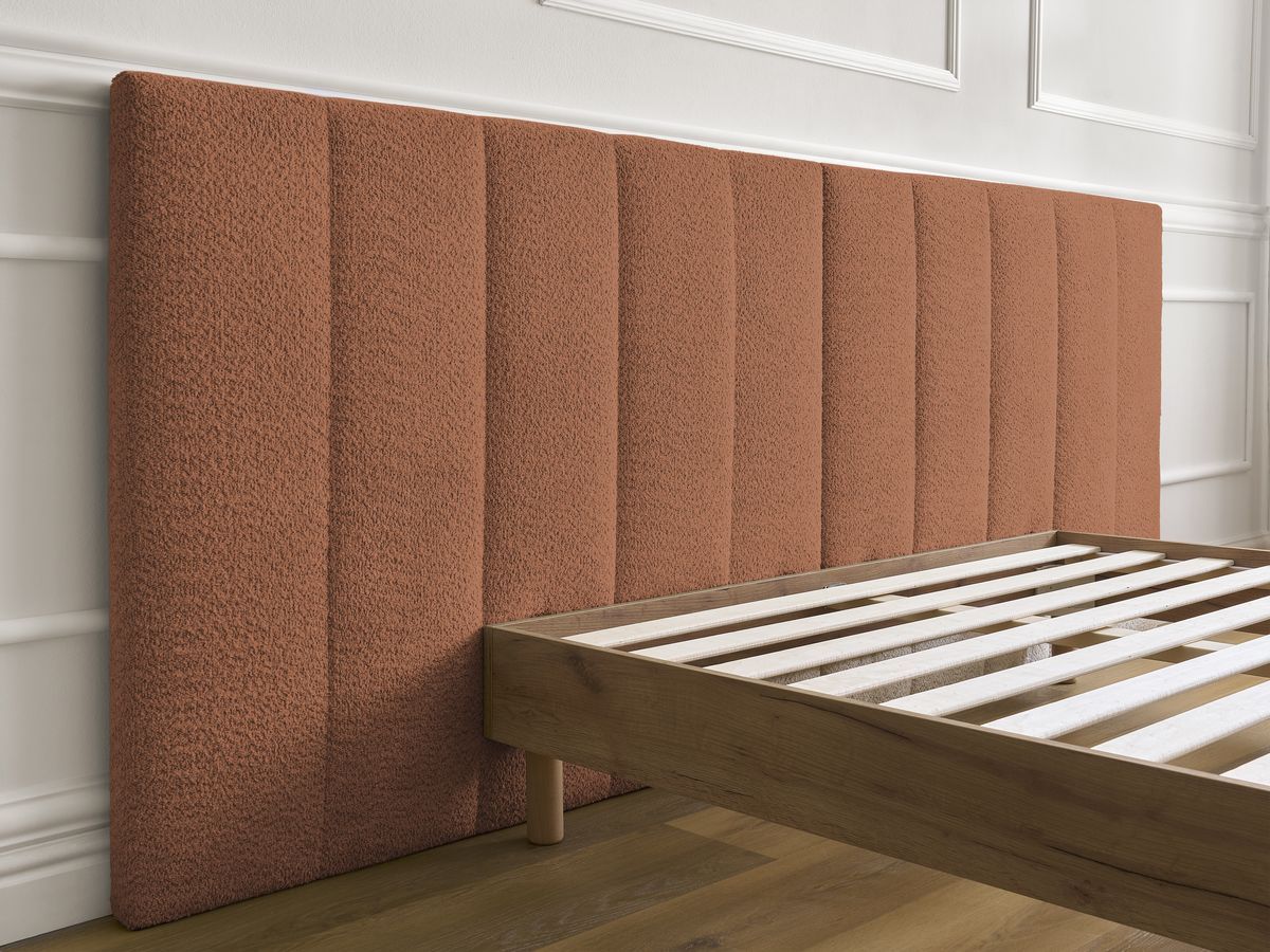 Licht TIMO bed van licht hout met massieve latten