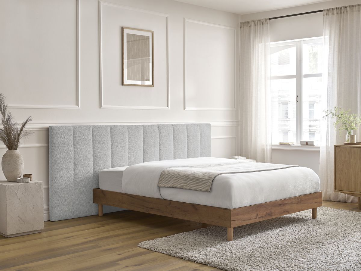Licht TIMO bed van licht hout met massieve latten