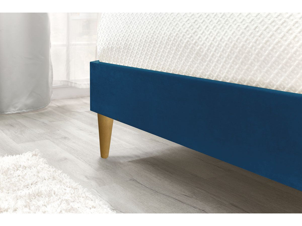 VELVET bed met massieve latten en poten van natuurlijk hout