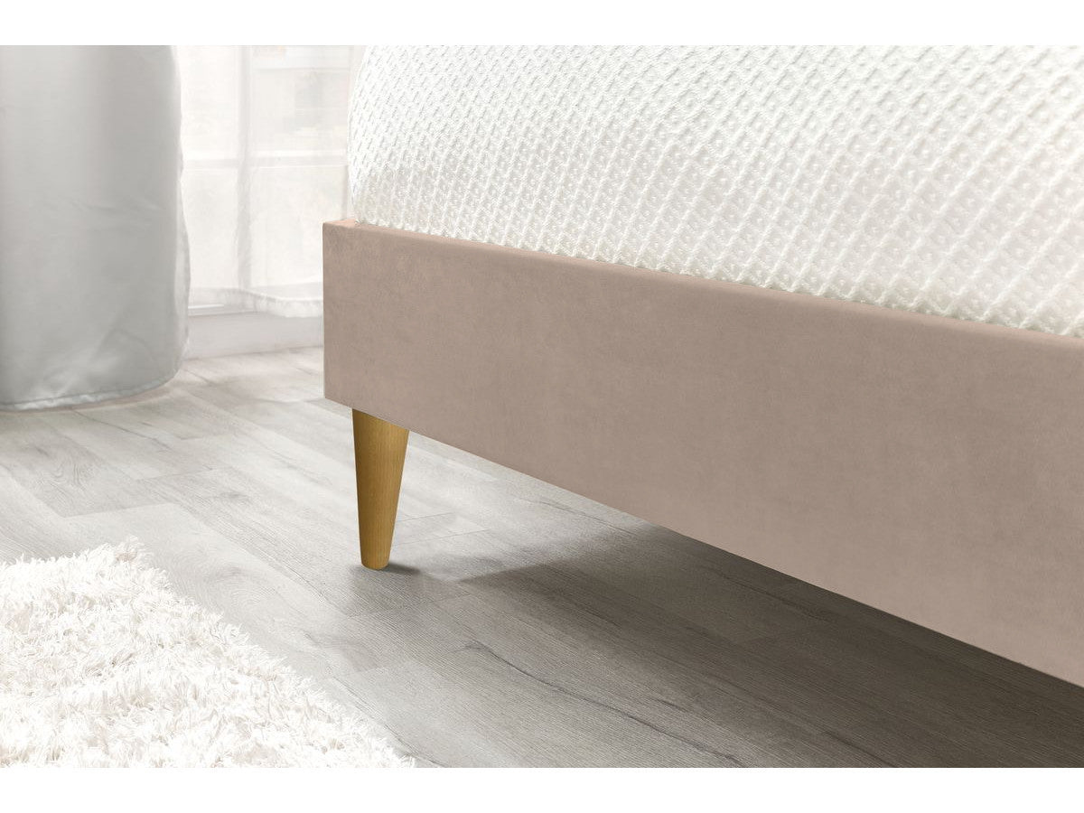 VELVET bed met massieve latten en poten van natuurlijk hout