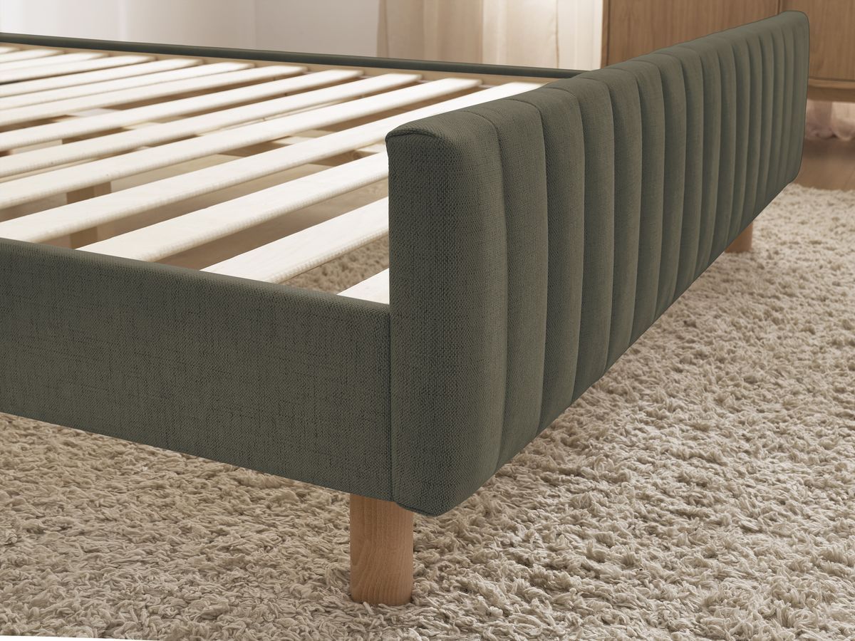 ZELVA bed met massieve lattenbodem